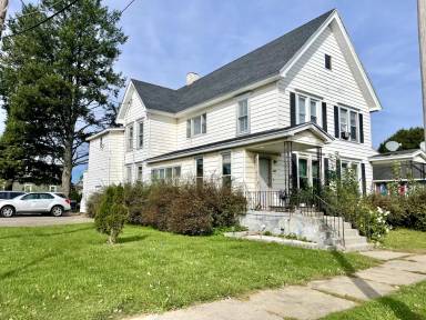 Main picture of 142 Elm St