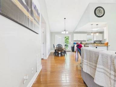 Main picture of 604 S Main St