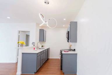 Main picture of 355 S Madison Ave