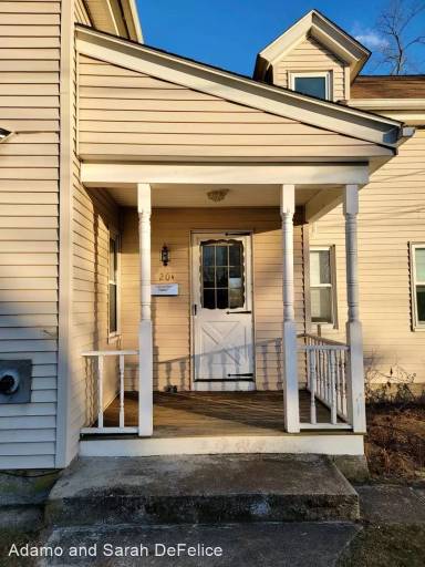 Main picture of 20 Adelaide Ave