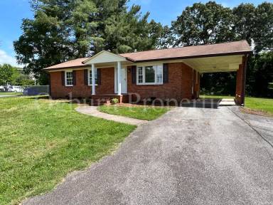 Main picture of 4704 Randall St