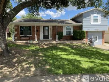 Main picture of 4725 Gay St