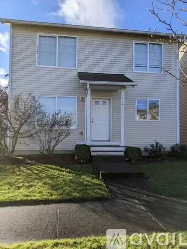 Main picture of 1740 E 39th St
