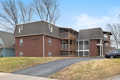 Main picture of 959 W 42nd St