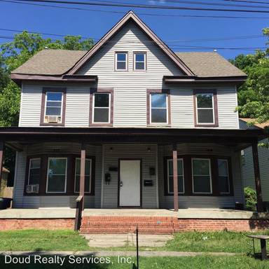 Main picture of 3211 Bapaume Ave