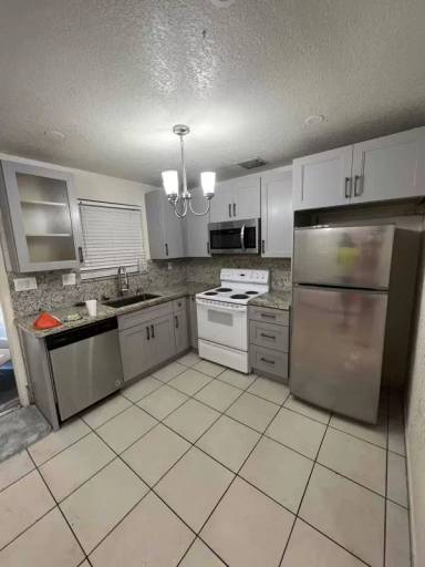 Main picture of 6106 Lincoln St