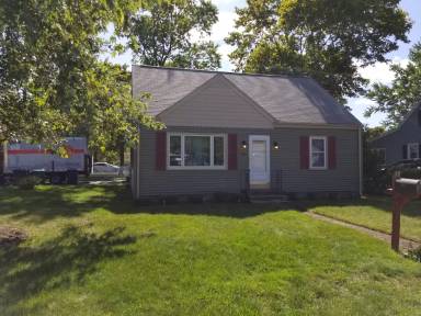 Main picture of 166 Chapmans Ave