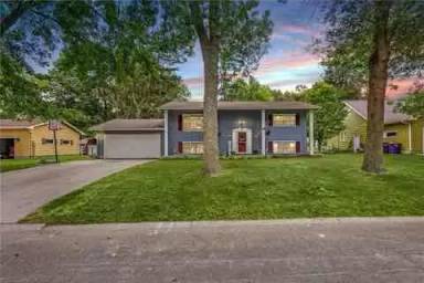 Main picture of 1213 Wellington Ave