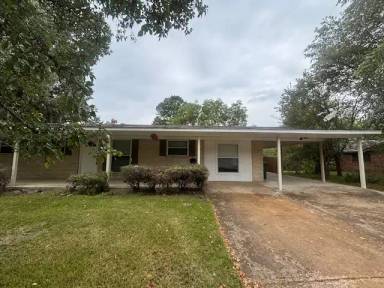 Main picture of 7 Sidney Dr