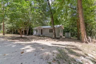 Main picture of 12021 Lakeside Dr