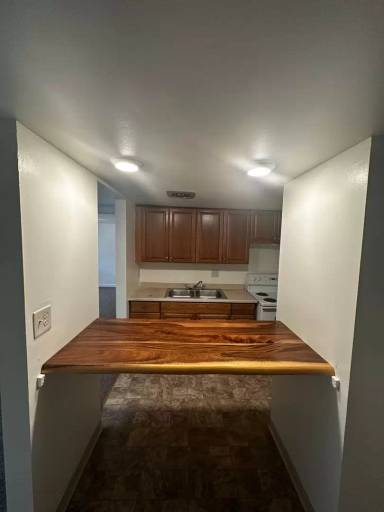 Main picture of 100 Whitestown Vlg