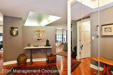 Main picture of 40 E Delaware Pl