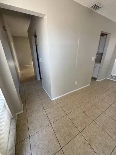 Main picture of 411 Diplomat Pkwy E