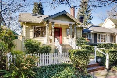 Main picture of 737 21st Ave E
