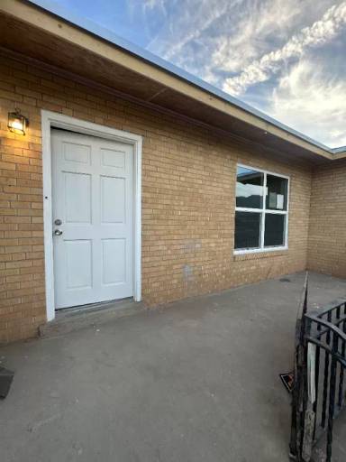 Main picture of 3330 Mobile Ave