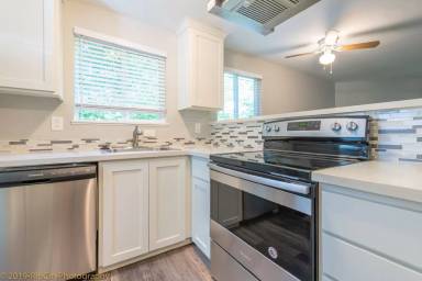 Main picture of 3325 SW Garden View Ave