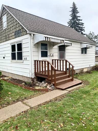 Main picture of 912 17th St N