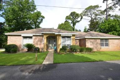 Main picture of 109 Point Comfort Rd