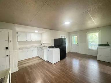 Main picture of 549 Somerville St