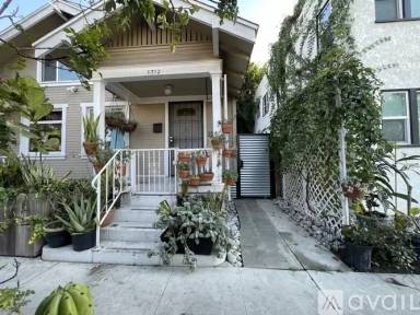 Main picture of 1712 E 8th St