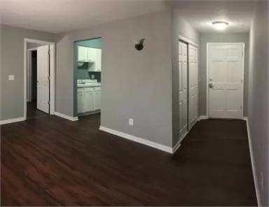 Main picture of 300 Forest Park Dr