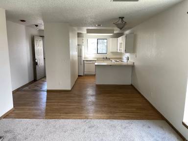 Main picture of 8645 Clay St