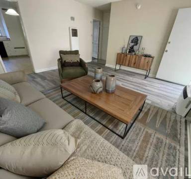 Main picture of 365 W Doran St Apartments