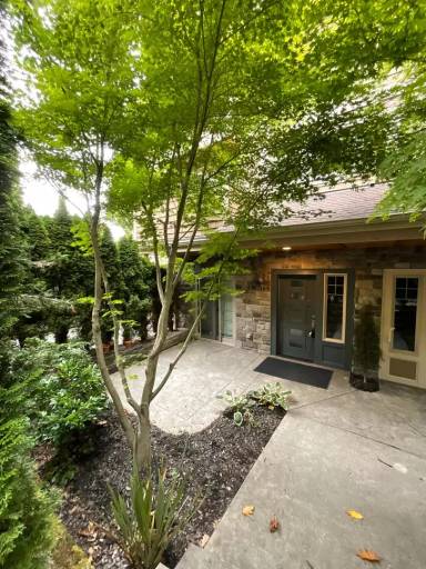 Main picture of 2110 Warren Ave N