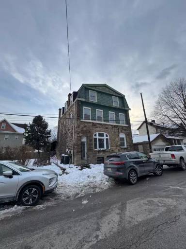 Main picture of 308 Bessemer Ave