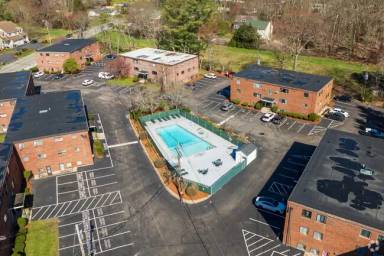 Main picture of 83 Nicholas Rd