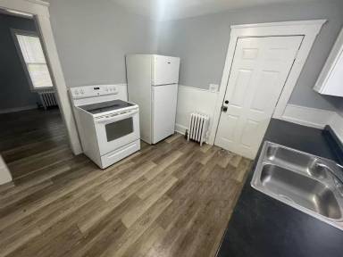 Main picture of 555 Highland Ave