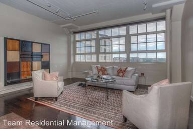 Main picture of Montgomery Plaza