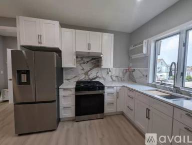 Main picture of 124 Centre Ave