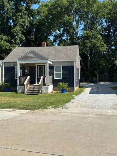 Main picture of 209 Hickman Ave