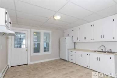 Main picture of 24 Temple St