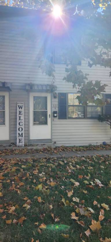 Main picture of 521 N Oak Grove Ave