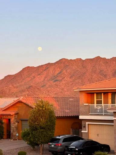 Main picture of 2430 E Hazeltine Way