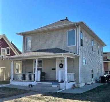 Main picture of 1833 10th Ave