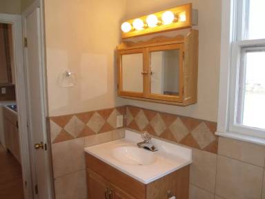 Main picture of 559 Bellows St