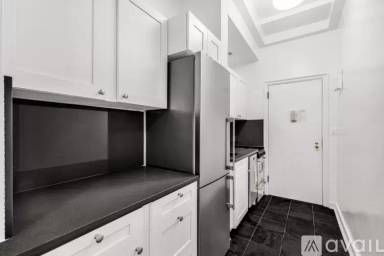 Main picture of 310 E 44th St Apartments