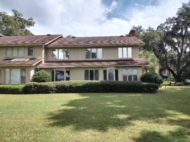 Main picture of 304 Holly Hill Rd