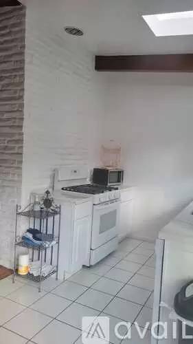Main picture of 1430 Manhattan Beach Blvd