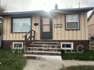 Main picture of 320 2nd Ave