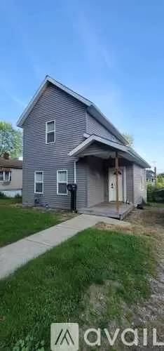 Main picture of 36 W Summit St