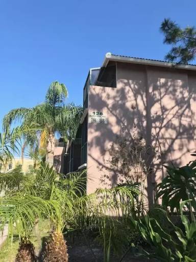 Main picture of 128 Water Front Way