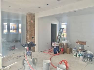 Main picture of 1239 W 67th St