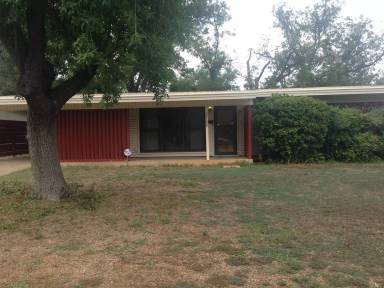 Main picture of 2708 Yale Ave