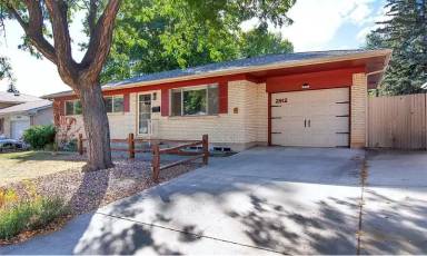 Main picture of 2912 Jon St