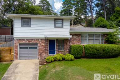 Main picture of 312 Schoolwood Ln