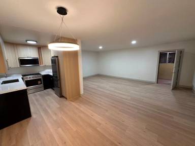 Main picture of 1342 N Fuller Ave